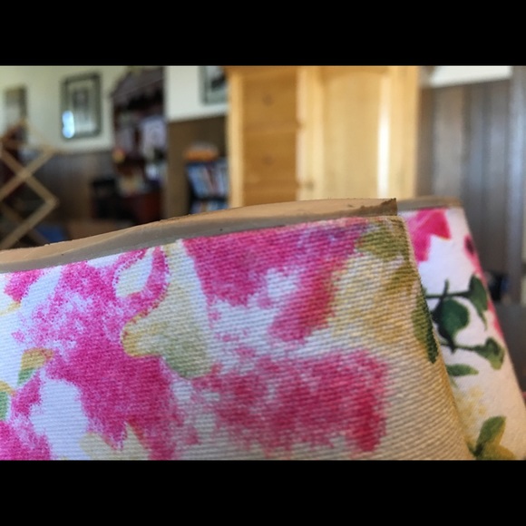 Fergalicious Wedged Sandals - Picture 6 of 6